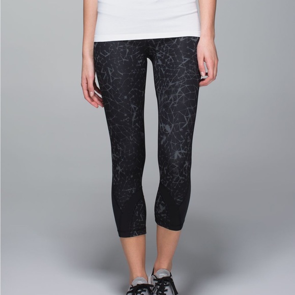 Lululemon Run: Inspire Crop II - Picture 1 of 11